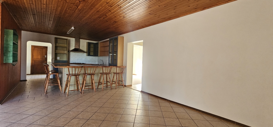 4 Bedroom Property for Sale in Middedorp Western Cape